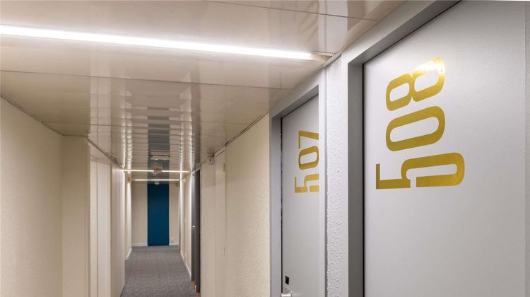 Ibis Lyon Est Bron Exterior