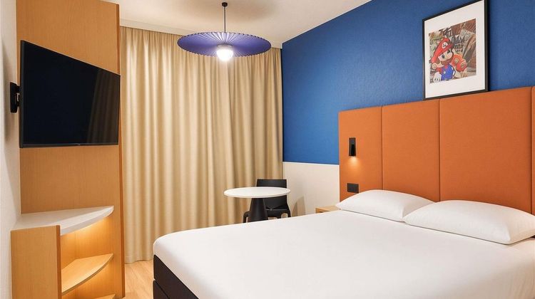 Ibis Lyon Est Bron Room