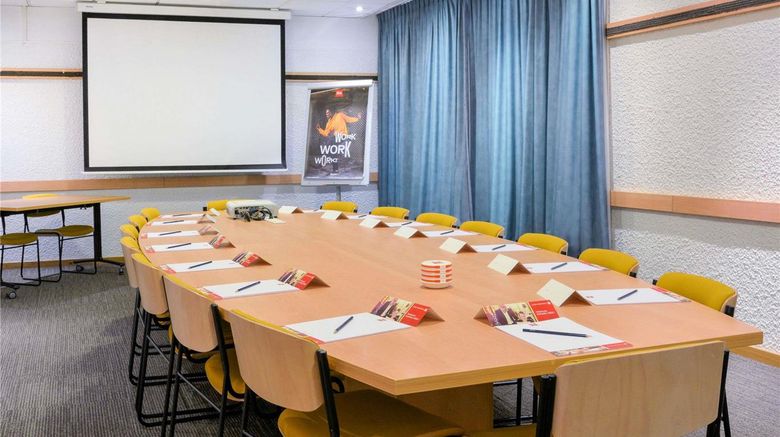 <b>Ibis Lyon Gare La Part Dieu Meeting</b>. Images powered by <a href="https://iceportal.shijigroup.com/" title="IcePortal" target="_blank">IcePortal</a>.