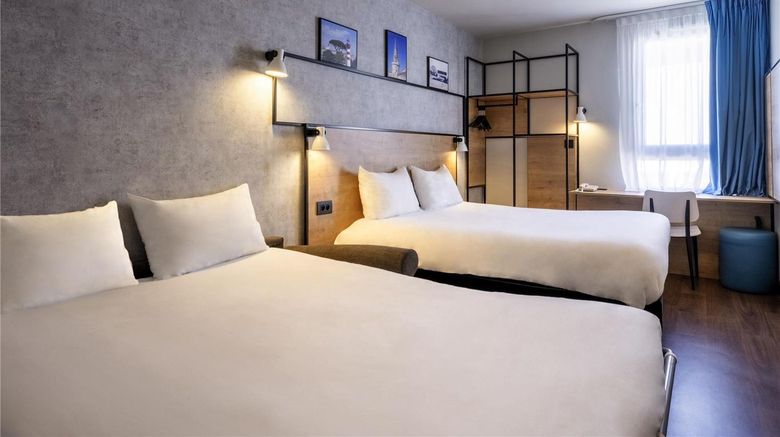 <b>Ibis La Rochelle Vieux Port Room</b>. Images powered by <a href="https://iceportal.shijigroup.com/" title="IcePortal" target="_blank">IcePortal</a>.