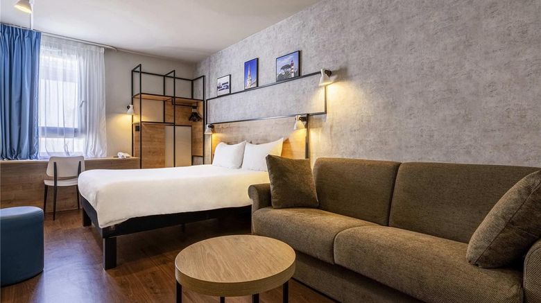 <b>Ibis La Rochelle Vieux Port Room</b>. Images powered by <a href="https://iceportal.shijigroup.com/" title="IcePortal" target="_blank">IcePortal</a>.