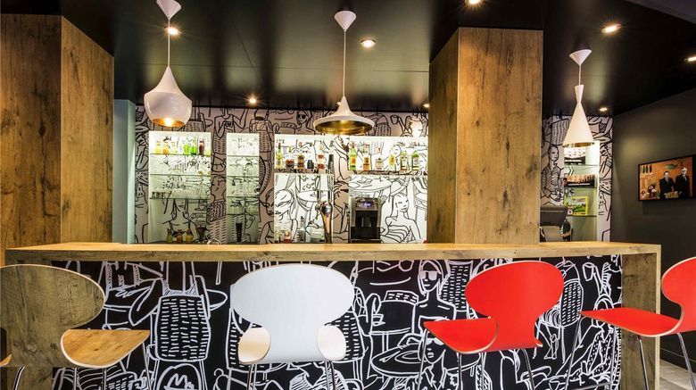 <b>Ibis La Rochelle Vieux Port Restaurant</b>. Images powered by <a href="https://iceportal.shijigroup.com/" title="IcePortal" target="_blank">IcePortal</a>.