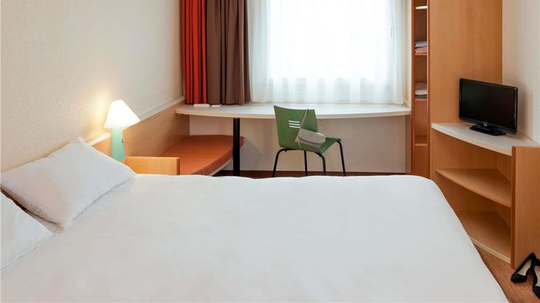<b>Ibis Hotel Tours Sud Room</b>. Images powered by <a href="https://iceportal.shijigroup.com/" title="IcePortal" target="_blank">IcePortal</a>.