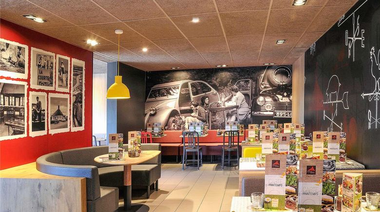 <b>Ibis Hotel Villefranche sur Saone Exterior</b>. Images powered by <a href="https://iceportal.shijigroup.com/" title="IcePortal" target="_blank">IcePortal</a>.