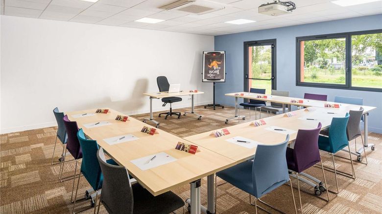 <b>Ibis Hotel Villefranche sur Saone Meeting</b>. Images powered by <a href="https://iceportal.shijigroup.com/" title="IcePortal" target="_blank">IcePortal</a>.