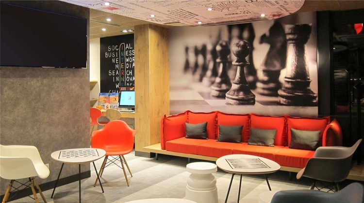 Ibis Hotel Villefranche sur Saone Exterior