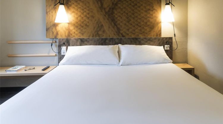 Ibis Hotel Tilburg Room