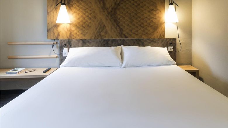 <b>Ibis Hotel Tilburg Room</b>. Images powered by <a href="https://iceportal.shijigroup.com/" title="IcePortal" target="_blank">IcePortal</a>.