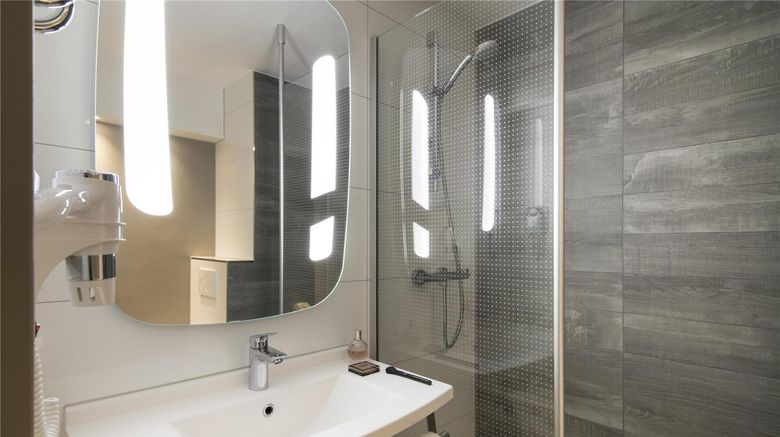 <b>Ibis Hotel Tilburg Room</b>. Images powered by <a href="https://iceportal.shijigroup.com/" title="IcePortal" target="_blank">IcePortal</a>.