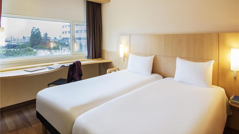 <b>Ibis Amsterdam Airport Hotel Room</b>. Images powered by <a href="https://iceportal.shijigroup.com/" title="IcePortal" target="_blank">IcePortal</a>.