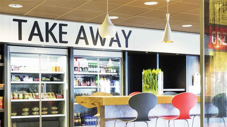 <b>Ibis Amsterdam Airport Hotel Restaurant</b>. Images powered by <a href="https://iceportal.shijigroup.com/" title="IcePortal" target="_blank">IcePortal</a>.