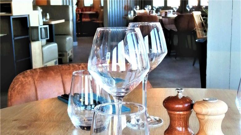 <b>ibis Poitiers South Restaurant</b>. Images powered by <a href="https://iceportal.shijigroup.com/" title="IcePortal" target="_blank">IcePortal</a>.