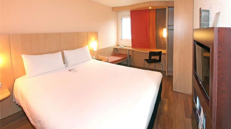 <b>ibis Poitiers South Room</b>. Images powered by <a href="https://iceportal.shijigroup.com/" title="IcePortal" target="_blank">IcePortal</a>.