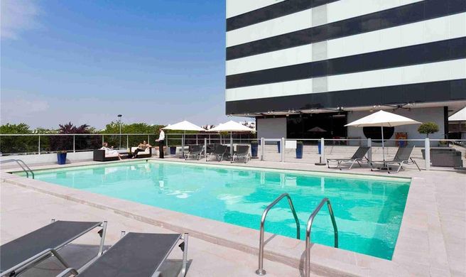 Pullman Bordeaux LAC Exterior