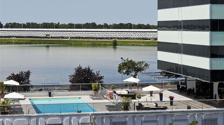Pullman Bordeaux LAC Pool