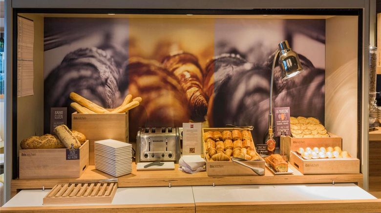 <b>Ibis Hotel Tours Nord Restaurant</b>. Images powered by <a href="https://iceportal.shijigroup.com/" title="IcePortal" target="_blank">IcePortal</a>.