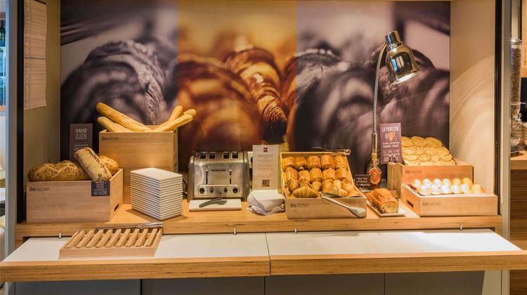 Ibis Hotel Tours Nord Exterior