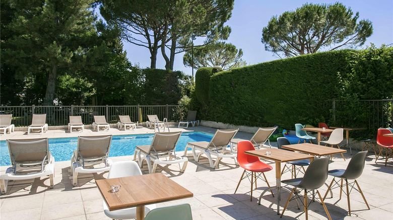 <b>Hotel Ibis Avignon Sud Pool</b>. Images powered by <a href="https://iceportal.shijigroup.com/" title="IcePortal" target="_blank">IcePortal</a>.