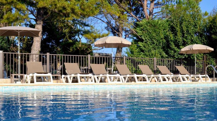 Hotel Ibis Avignon Sud Exterior