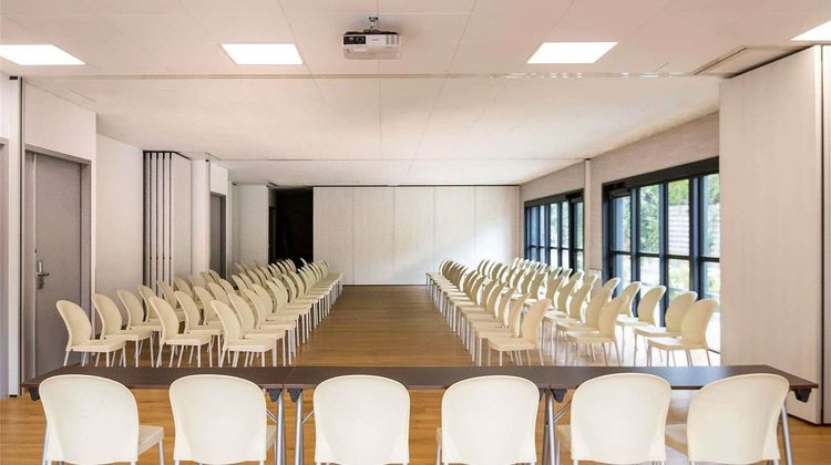 Ibis Rennes Beaulieu Meeting