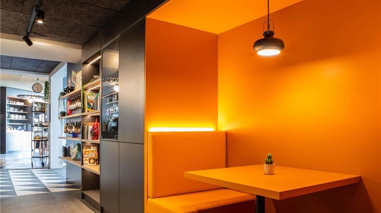 <b>Ibis Hotel Compiegne Sud Exterior</b>. Images powered by <a href="https://iceportal.shijigroup.com/" title="IcePortal" target="_blank">IcePortal</a>.