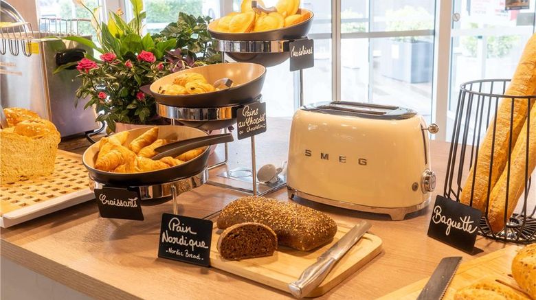 <b>Ibis Hotel Compiegne Sud Restaurant</b>. Images powered by <a href="https://iceportal.shijigroup.com/" title="IcePortal" target="_blank">IcePortal</a>.