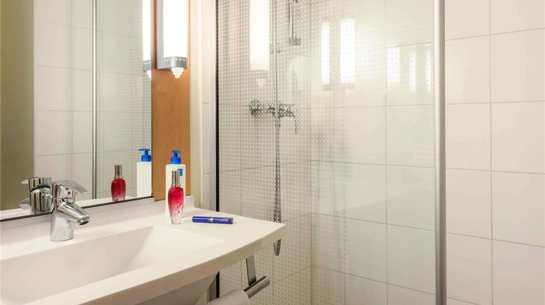 <b>Ibis Hotel Compiegne Sud Room</b>. Images powered by <a href="https://iceportal.shijigroup.com/" title="IcePortal" target="_blank">IcePortal</a>.
