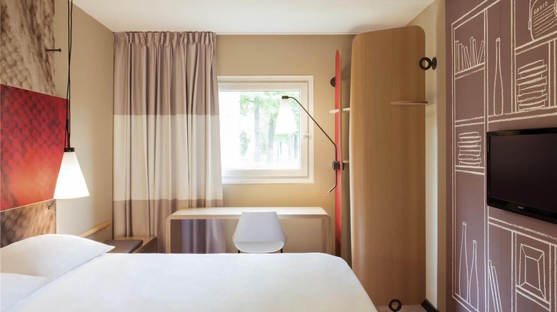 <b>Ibis Hotel Compiegne Sud Room</b>. Images powered by <a href="https://iceportal.shijigroup.com/" title="IcePortal" target="_blank">IcePortal</a>.