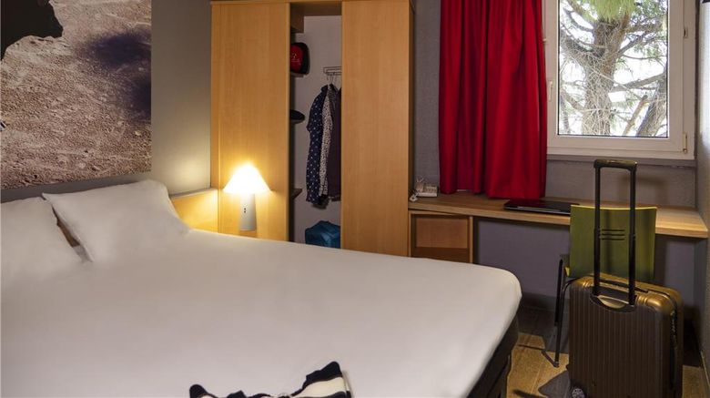 <b>Ibis Arles Room</b>. Images powered by <a href="https://iceportal.shijigroup.com/" title="IcePortal" target="_blank">IcePortal</a>.