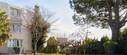 Ibis Arles Exterior