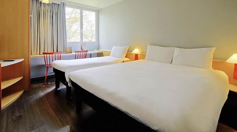 <b>Ibis Poitiers Beaulieu Room</b>. Images powered by <a href="https://iceportal.shijigroup.com/" title="IcePortal" target="_blank">IcePortal</a>.