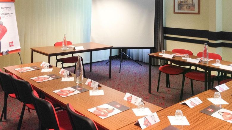 <b>Ibis Poitiers Beaulieu Meeting</b>. Images powered by <a href="https://iceportal.shijigroup.com/" title="IcePortal" target="_blank">IcePortal</a>.