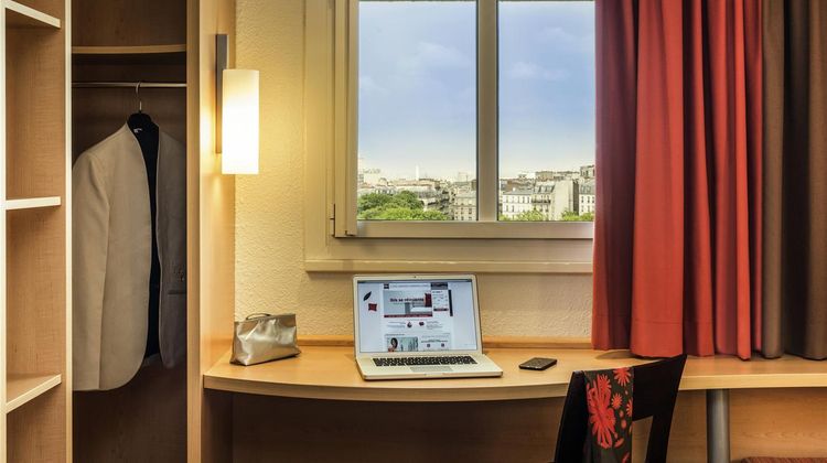 Ibis Paris Montmartre Room