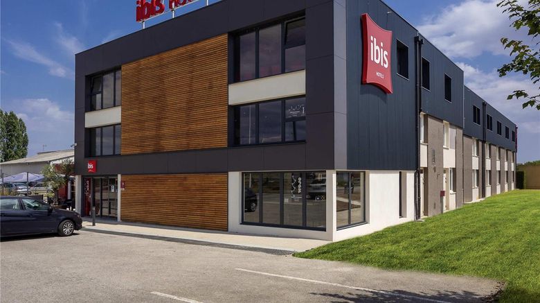 <b>Ibis Hotel Dijon Sud Exterior</b>. Images powered by <a href="https://iceportal.shijigroup.com/" title="IcePortal" target="_blank">IcePortal</a>.