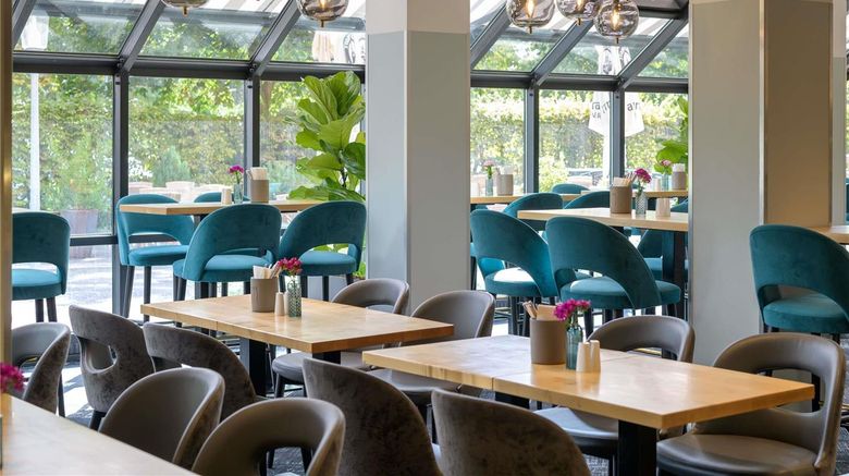 <b>Mercure Hotel Koeln-West Restaurant</b>. Images powered by <a href="https://iceportal.shijigroup.com/" title="IcePortal" target="_blank">IcePortal</a>.