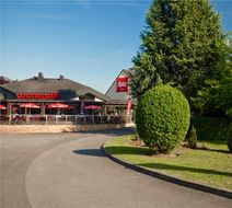 Ibis Hotel Senlis Exterior