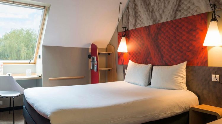 Ibis Hotel Senlis Room