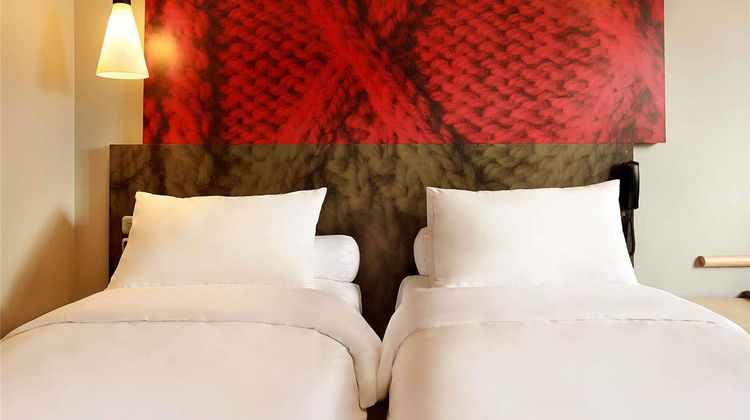 Ibis Hotel Senlis Room