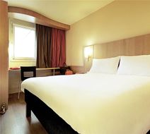 Ibis Calais Car Ferry Room