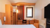 Ibis Hotel Paris Pont de Suresnes Room