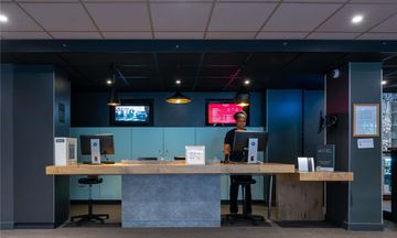 Ibis Hotel Paris Pont de Suresnes