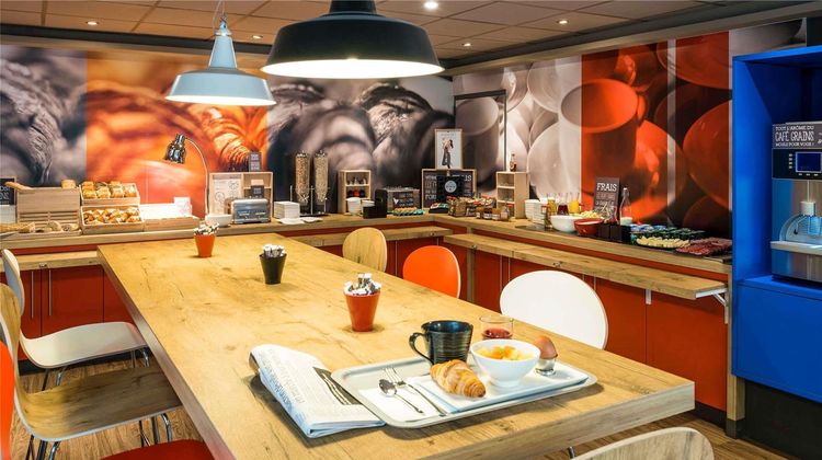 Ibis Hotel Paris Pont de Suresnes Exterior