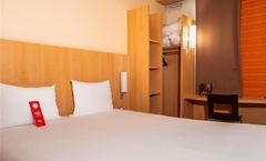 Ibis Hotel Paris Pont de Suresnes