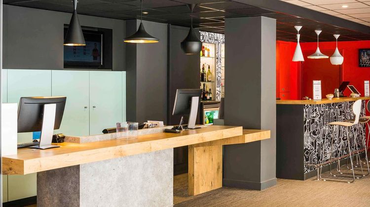 Ibis Hotel Paris Pont de Suresnes Exterior