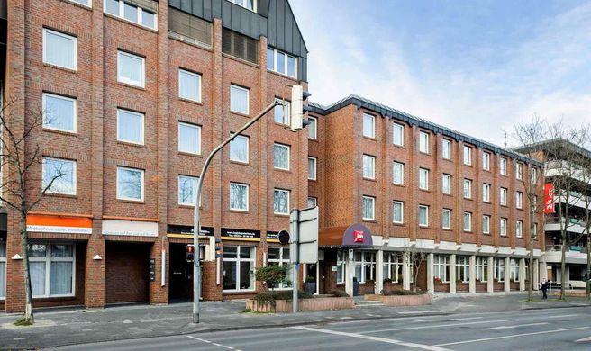 Ibis Hotel Paderborn Exterior