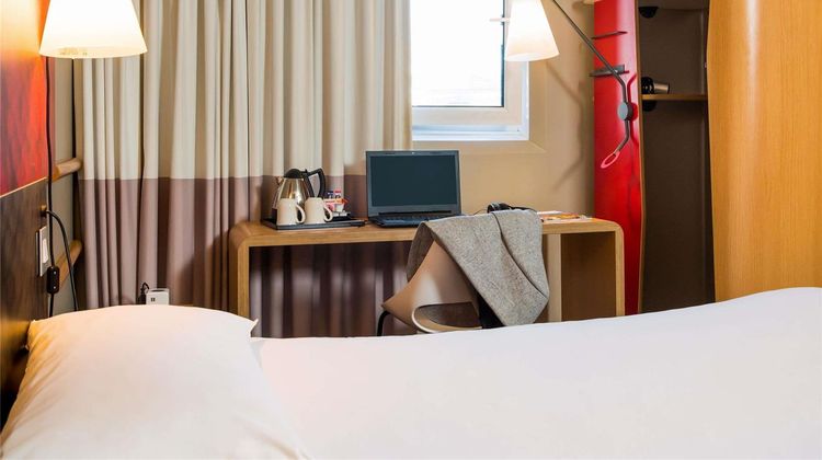 Ibis Hotel St Omer Room
