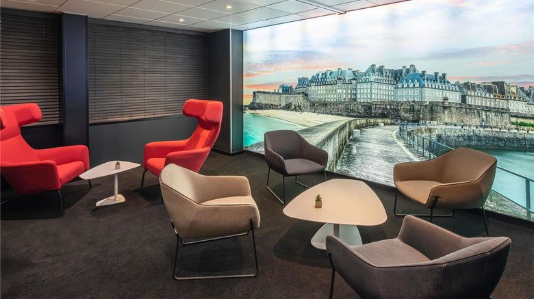 <b>Ibis Saint-Malo La Madeleine Meeting</b>. Images powered by <a href="https://iceportal.shijigroup.com/" title="IcePortal" target="_blank">IcePortal</a>.