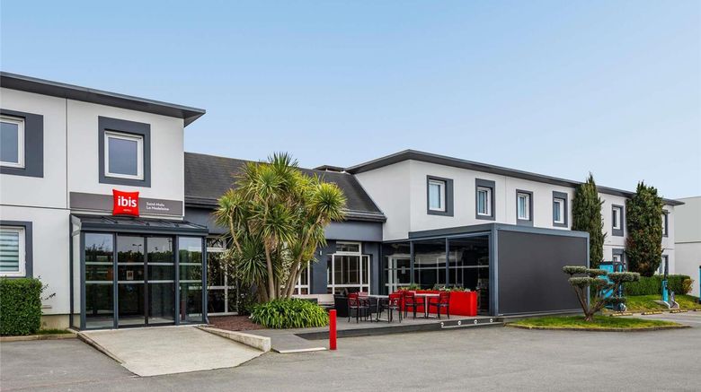 <b>Ibis Saint-Malo La Madeleine Exterior</b>. Images powered by <a href="https://iceportal.shijigroup.com/" title="IcePortal" target="_blank">IcePortal</a>.