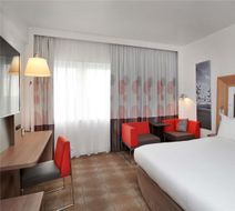 Novotel London West Room