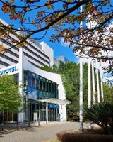 Novotel London West